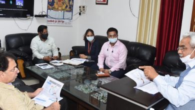 Photo of CEO Smart City, Dehradun, Briefs Minister on Work Progress