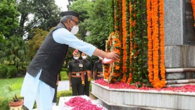 Photo of Uttaranchal CM pays Tribute to Fallen Indian Soldiers in Kargil War
