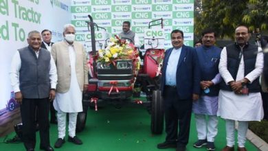 Photo of Nitin Gadkari Launches India’s First Diesel-Converted CNG Tractor