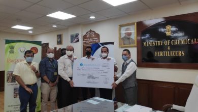 Photo of Union Minister For Chemicals And Fertilizers Hands Over Cheque Of Rs. 813.24 crores To HURL As Interest Free Loan