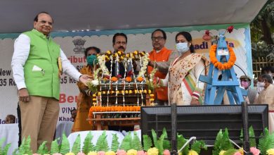 Photo of KVIC Distrubutes Charkha, Looms, Garment Machines To 2250 Artisans In West Bengal To Boost Local Employment