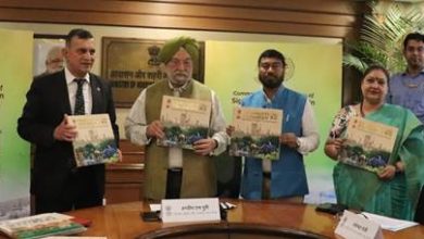 Photo of Hardeep Singh Puri Unveils Commemorative Publications & Stamps Of Indian Oil Refineries
