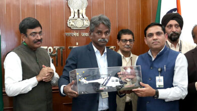 Photo of Ministry Of Defence Signs Contracts Worth Rs 8073 Crore With HAL
