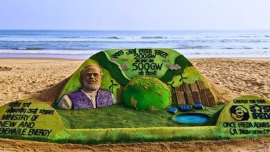 Photo of Pralhad Joshi Shares Sudarsan Pattnaik’s Sand Art Honoring 200 GW RE Milestone