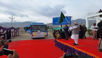 Photo of Union Minister Manohar Lal flags Off NTPC’s Green Hydrogen Busses At Leh