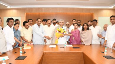 Photo of Delegation Led By Gautam Buddha Nagar M.P. Dr. Mahesh Sharma Meets Union Railway Minister Ashwini Vaishnaw