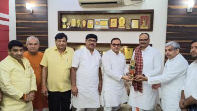 Photo of Uttar Pradesh Deputy Chief Minister reached the house of a special citizen of Noida city