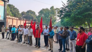 Photo of 3 Lakh Defence Civilian Employees Observe National Protest Day Demanding Notification of 8th Pay Commission
