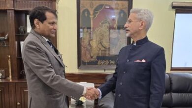 Photo of Former Union Minister Suresh Prabhu Meets EAM Dr. S. Jaishankar, Lauds India’s Diplomacy Amid Changing Global Geopolitical Landscape
